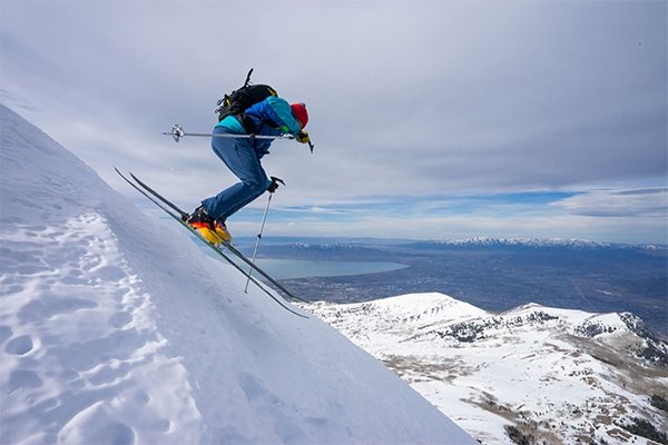 Andy Dorais skiing downhill