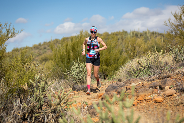 Sarah Keyes running in the Black Canyon 100k